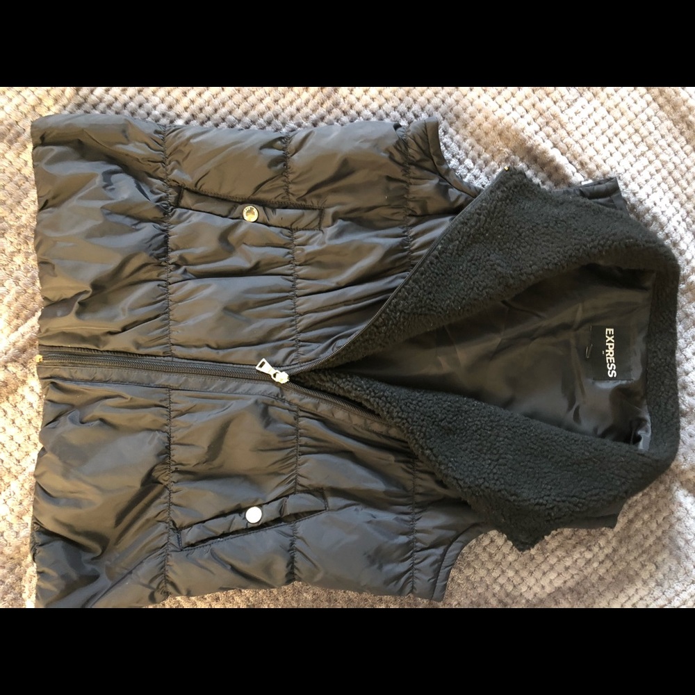 EXPRESS puffer vest
